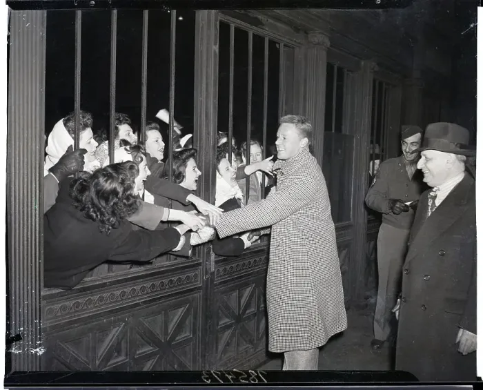 Framed Print : Van Johnson Being Greeted By Fans Framed Print : Van Johnson Being Greeted By Fans