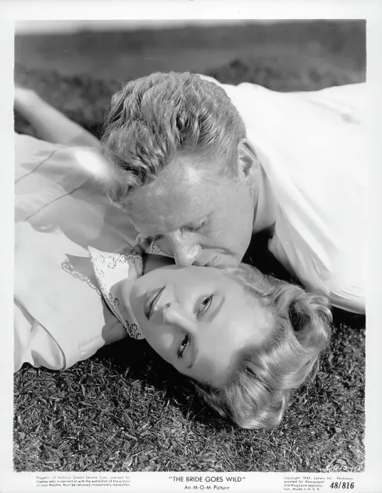Framed Print : Van Johnson And June Allyson In The Bride Goes Wild Framed Print : Van Johnson And June Allyson In The Bride Goes Wild