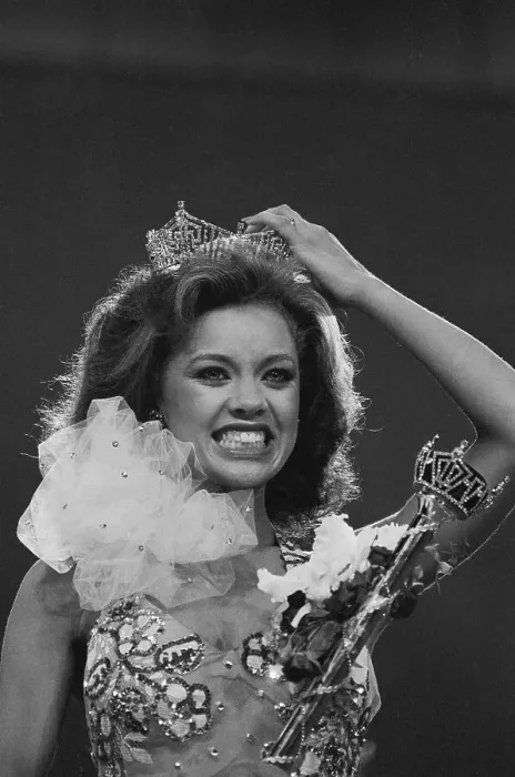 Framed Print : Vanessa Williams Winning Miss America Framed Print : Vanessa Williams Winning Miss America