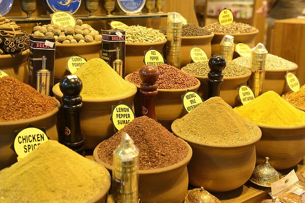 Various spices, Spice Bazaar or Egyptian Bazaar, Misir Carsisi, Eminonu, Istanbul, European side, Istanbul Province, Turkey, European side