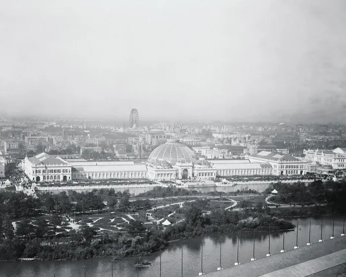 Framed Print : Vast Area of World's fair Framed Print : Vast Area of World's fair