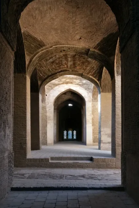 Framed Print : Vaulted gallery of Friday mosque, Isfahan, Iran Framed Print : Vaulted gallery of Friday mosque, Isfahan, Iran