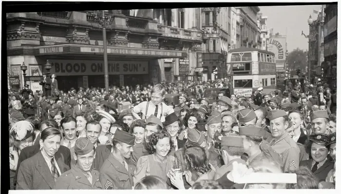 Framed Print : VE-Day In London Framed Print : VE-Day In London