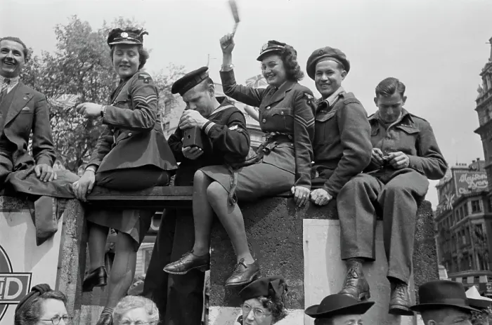 Framed Print : VE Day In London Framed Print : VE Day In London