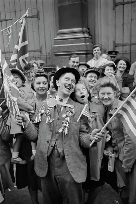 Framed Print : VE Day In London Framed Print : VE Day In London
