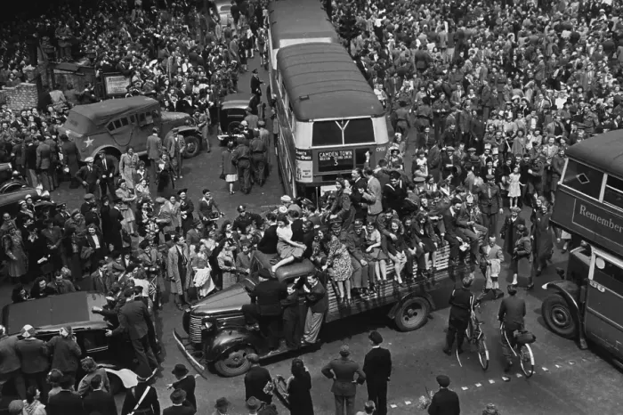 Framed Print : VE Day Traffic Framed Print : VE Day Traffic