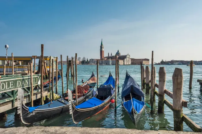 Framed Print : Venice is a city in northeastern Italy sited on a group of 117 small islands