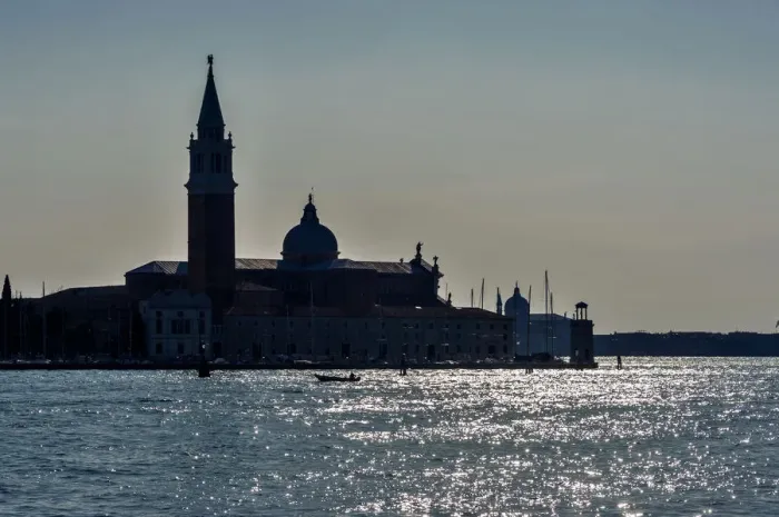 Framed Print : Venice is a city in northeastern Italy sited on a group of 117 small islands Framed Print : Venice is a city in northeastern Italy sited on a group of 117 small islands