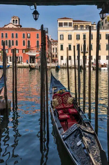 Framed Print : Venice is a city in northeastern Italy sited on a group of 117 small islands Framed Print : Venice is a city in northeastern Italy sited on a group of 117 small islands