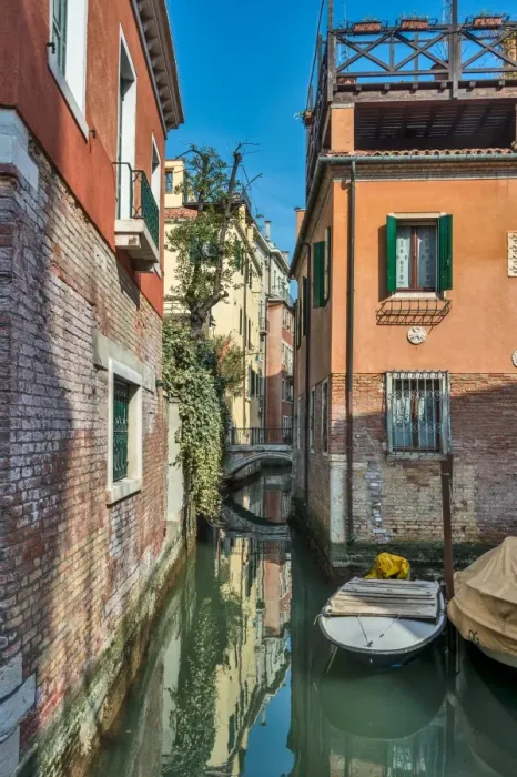 Framed Print : Venice is a city in northeastern Italy sited on a group of 117 small islands Framed Print : Venice is a city in northeastern Italy sited on a group of 117 small islands