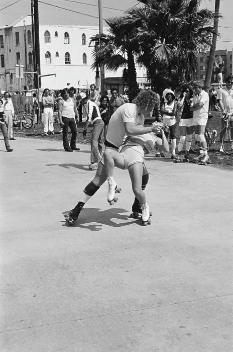 Framed Print : The Venice Beach Skate Scene Framed Print : The Venice Beach Skate Scene