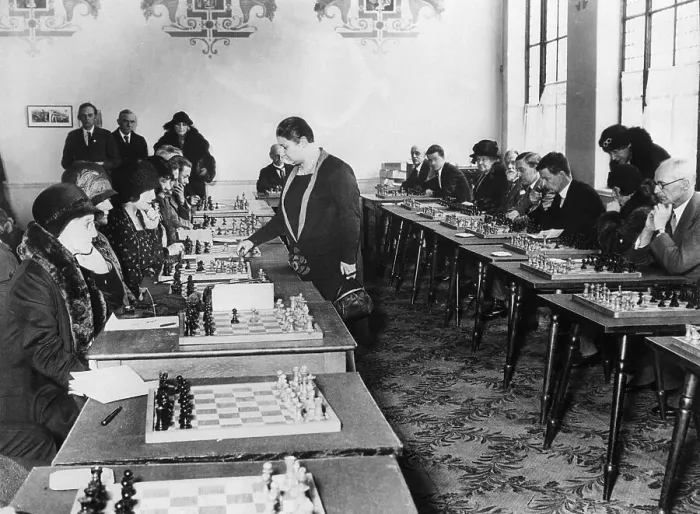 Framed Print : Vera Menchik Playing Chess with Twenty Partners Framed Print : Vera Menchik Playing Chess with Twenty Partners