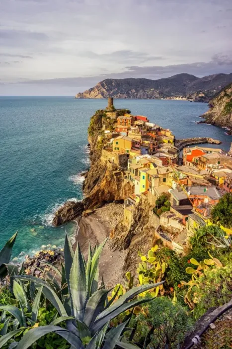 Framed Print : Vernazza, Cinque terre, La Spezia, Liguria, Italy Framed Print : Vernazza, Cinque terre, La Spezia, Liguria, Italy