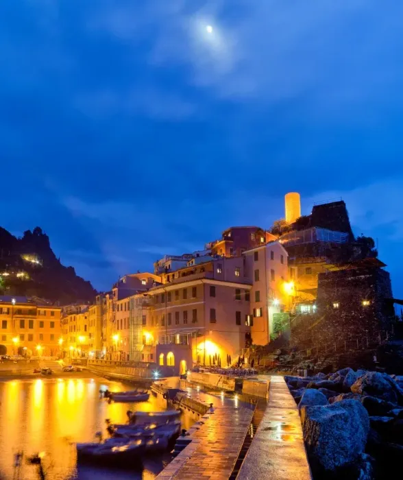 Framed Print : Vernazza Moonrise Framed Print : Vernazza Moonrise