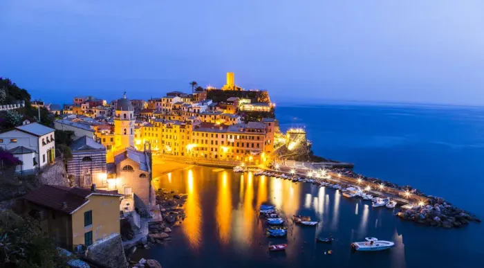 Framed Print : Vernazza Village, Cinque Terre Framed Print : Vernazza Village, Cinque Terre