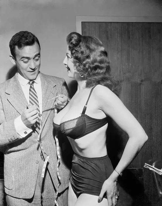 Framed Print : Vernon Scott Measuring Tempest Storm's Dimensions Framed Print : Vernon Scott Measuring Tempest Storm's Dimensions