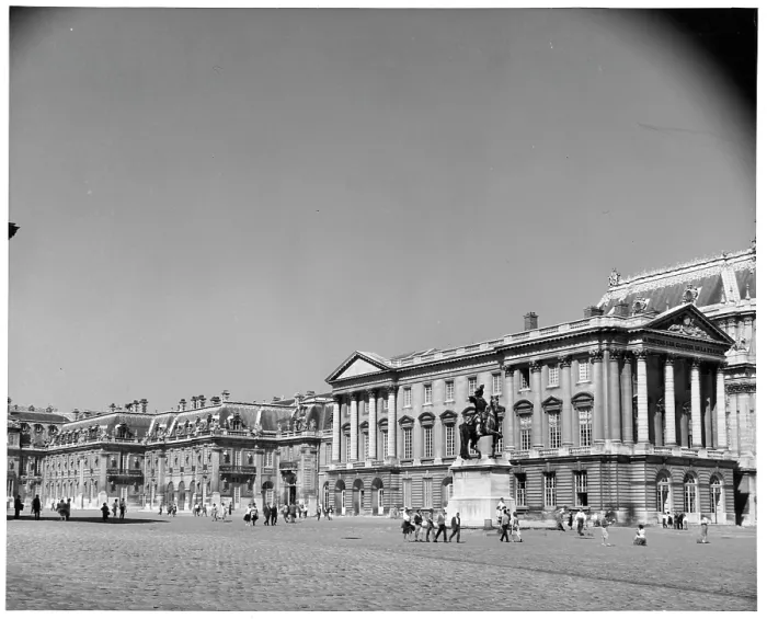 Framed Print : Front of Versailles Palace In Paris, France