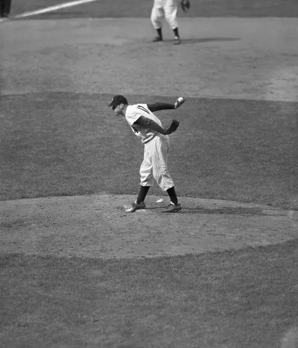 Framed Print : Vic Raschi On The Mound Framed Print : Vic Raschi On The Mound