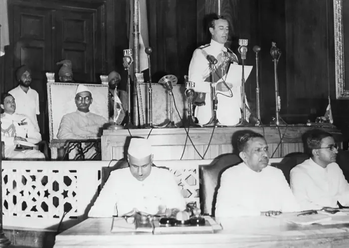 Framed Print : Viceroy Mountbatten Announcing Independence Framed Print : Viceroy Mountbatten Announcing Independence