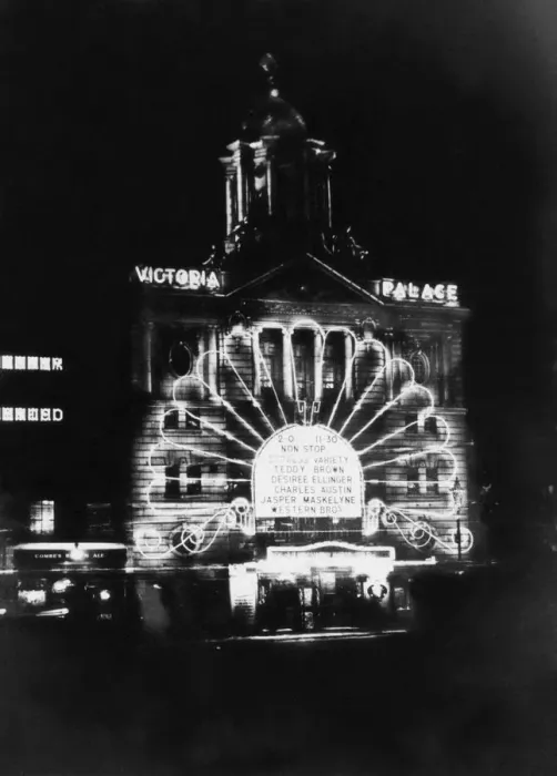 Framed Print : Victoria Palace Theatre Framed Print : Victoria Palace Theatre