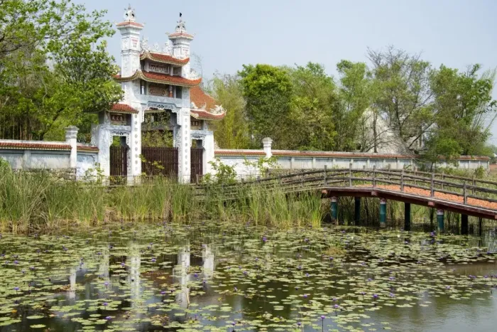 Framed Print : Vietnam Bouddhist Temple entrance in Lumbini Framed Print : Vietnam Bouddhist Temple entrance in Lumbini