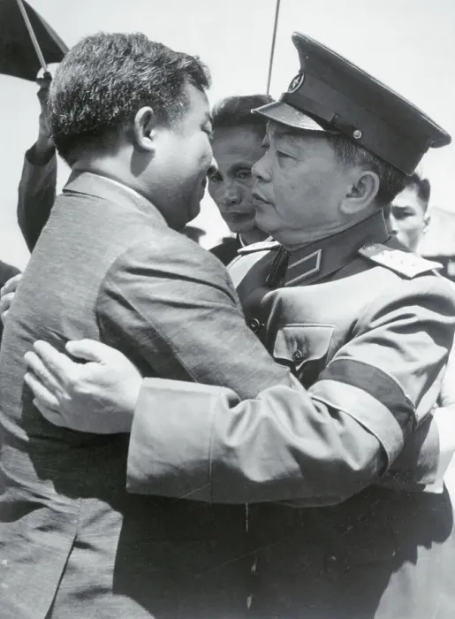Framed Print : Vietnam and Cambodia Leaders Embrace Framed Print : Vietnam and Cambodia Leaders Embrace