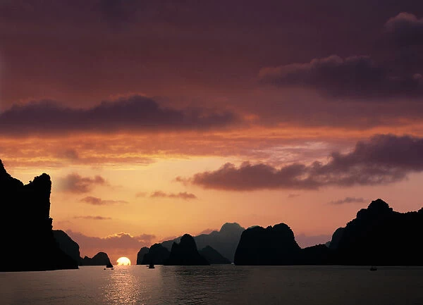 Vietnam, Halong Bay, sunset (Digital Enhancement)