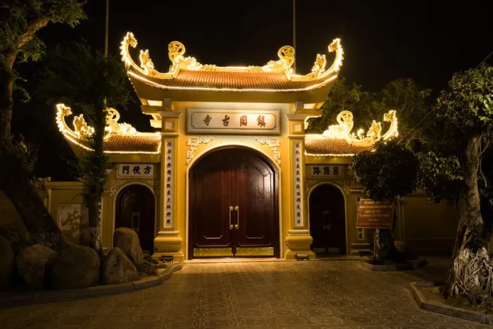 Framed Print : Vietnam - Hanoi - Tran Quoc Pagoda Gate Framed Print : Vietnam - Hanoi - Tran Quoc Pagoda Gate