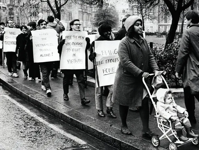 Framed Print : Vietnam War Protesters In London Framed Print : Vietnam War Protesters In London
