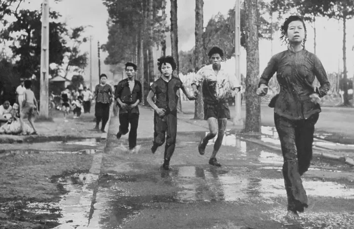 Framed Print : Vietnamese Fleeing on the Street Framed Print : Vietnamese Fleeing on the Street