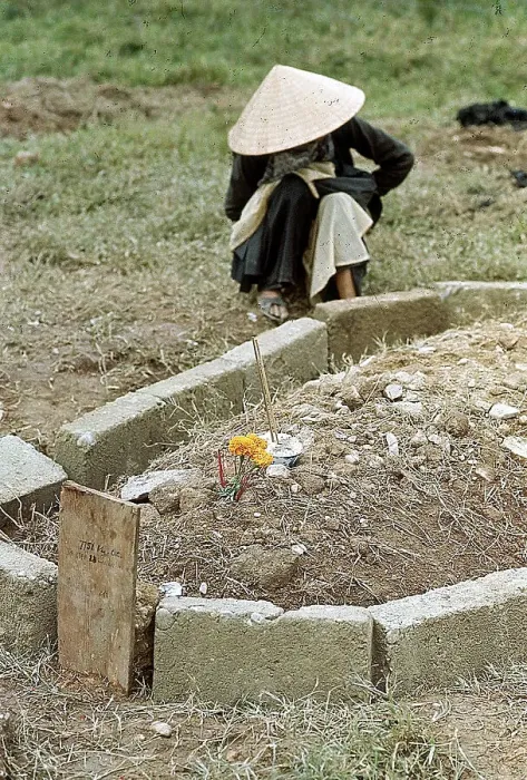 Framed Print : Vietnamese Woman Mourning Her Son Framed Print : Vietnamese Woman Mourning Her Son