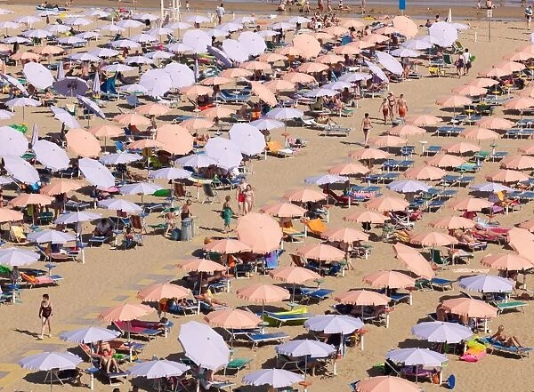 View of the beach with parasols and sun loungers, Lignano Sabbiadoro, Udine, Adriatic Coast, Italy, Europe