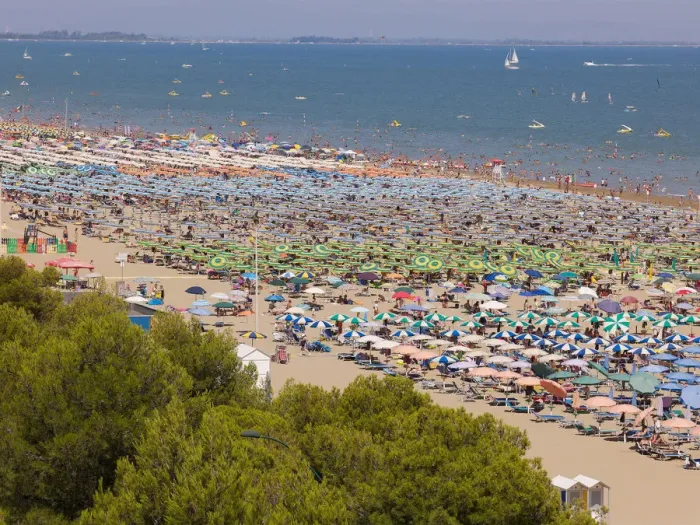 Framed Print : View of the beach with parasols and sun loungers, Lignano Sabbiadoro, Udine, Adriatic Coast, Italy, Europe Framed Print : View of the beach with parasols and sun loungers, Lignano Sabbiadoro, Udine, Adriatic Coast, Italy, Europe