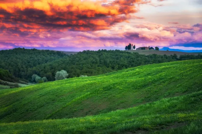 Framed Print : A view of the beautiful hills of the Val D Orcia, Tuscany Framed Print : A view of the beautiful hills of the Val D Orcia, Tuscany