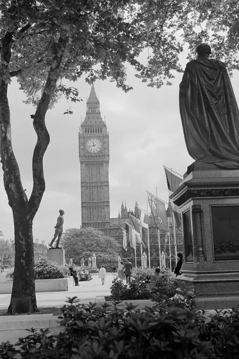 Framed Print : View of Big Ben and Parliament Square Framed Print : View of Big Ben and Parliament Square