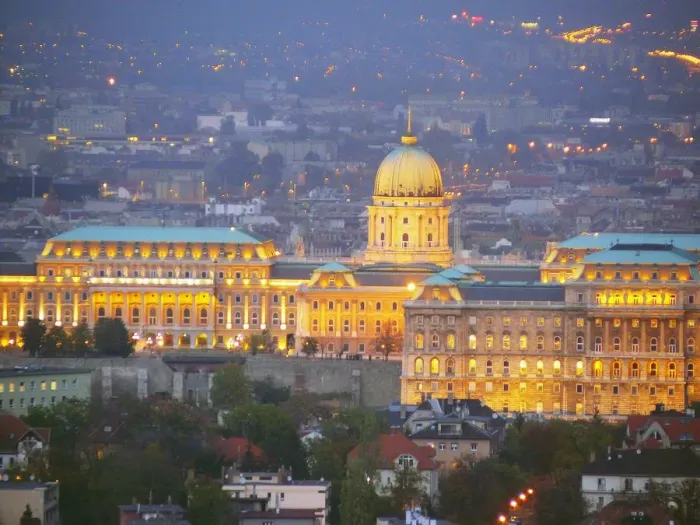 Framed Print : View of Buda Castle at night Framed Print : View of Buda Castle at night