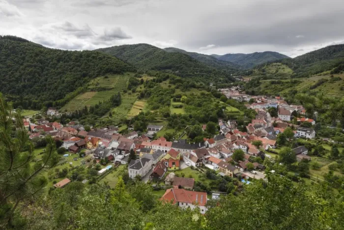 Framed Print : View from the castle on Senftenberg, Kremstal calley, Wachau, Lower Austria, Austria, Europe Framed Print : View from the castle on Senftenberg, Kremstal calley, Wachau, Lower Austria, Austria, Europe