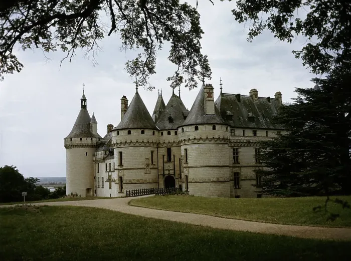 Framed Print : View of Chateau de Chaumont Framed Print : View of Chateau de Chaumont