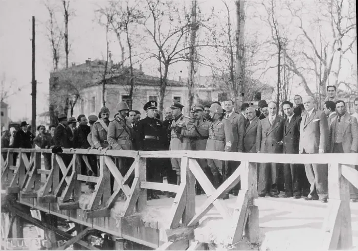 Framed Print : View of Count Ciano and Troops on Bridge Framed Print : View of Count Ciano and Troops on Bridge