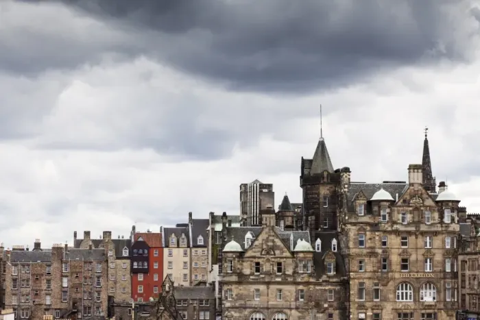 Framed Print : View of Edinburghs Old Town Framed Print : View of Edinburghs Old Town