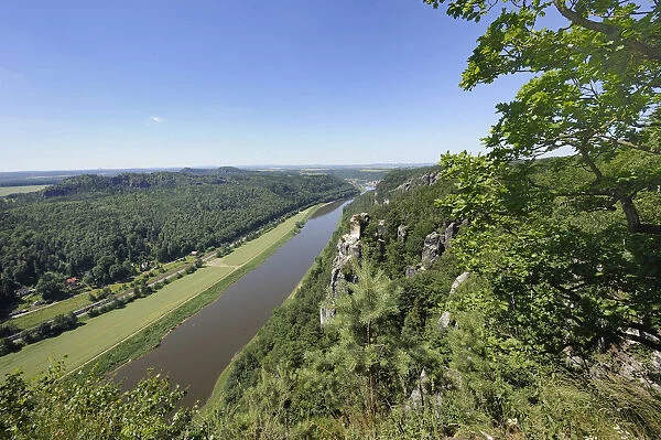View of the Elbe river with Wartturm rock formation, Bastei, Elbsandsteingebirge Elbe Sandstone Mountains, Nationalpark Saechsische Schweiz national park, Saxon Switzerland, Saxony, Germany, Europe