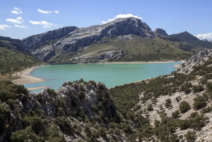 Framed Print : View of the Embalse de Gorg Blau reservoir, Sierra de Tramuntana, Majorca, Balearic Islands