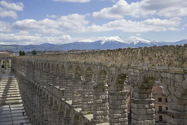 View from Mirador del Postigo on the Roman aqueduct, 1- 2. Jh AD, Segovia, Castile and Leon, Spain