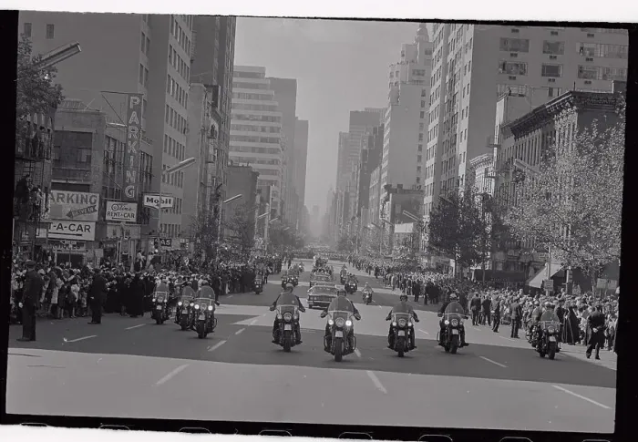 Framed Print : Front View of Motorcade for Pope Paul VI Framed Print : Front View of Motorcade for Pope Paul VI