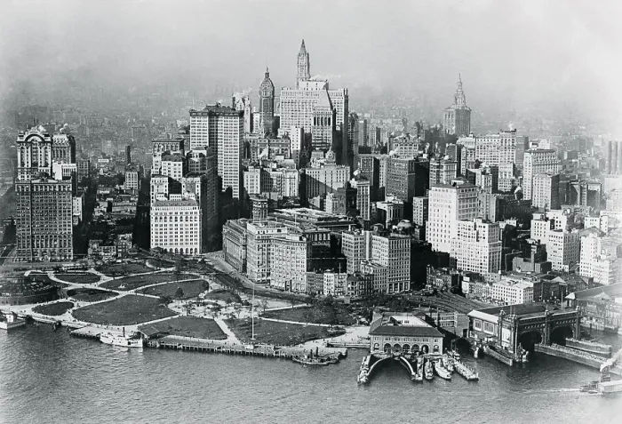 Framed Print : View of New York City Framed Print : View of New York City