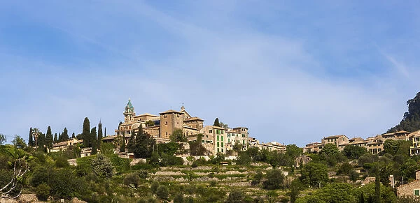 View of the old town of Valldemossa with the parish church of Sant Bartomeu, Serra de Tramuntana, Northwestern Coast, Mallorca, Majorca, Balearic Islands, Spain, Europe