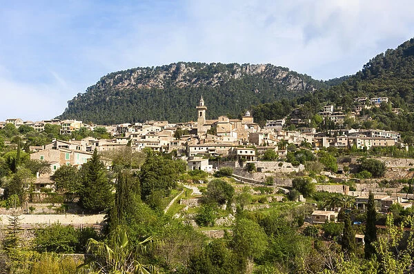 View of the old town of Valldemossa and the parish church of Sant Bartomeu, Serra de Tramuntana, Northwestern Coast, Mallorca, Majorca, Balearic Islands, Spain, Europe