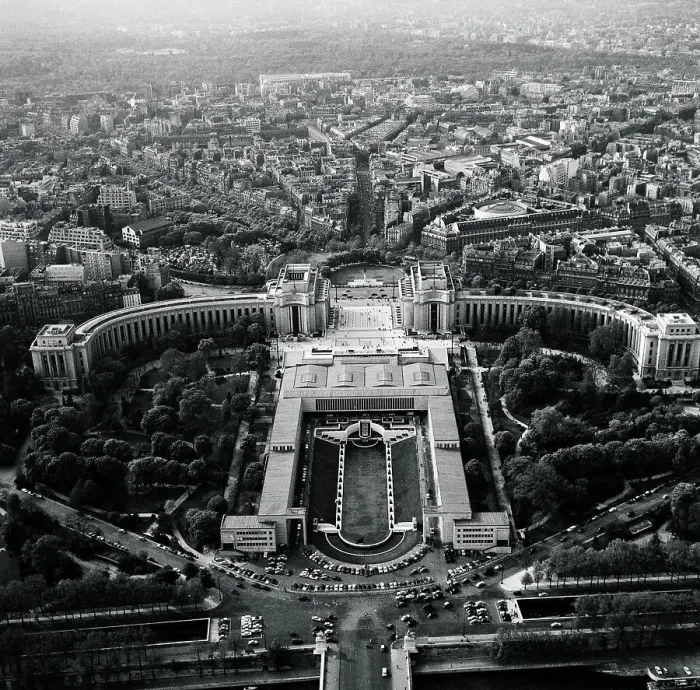 Framed Print : View of the Palais De Chaillot Framed Print : View of the Palais De Chaillot