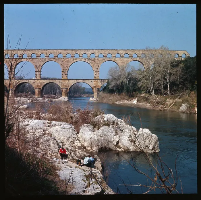 Framed Print : View of the Pont du Gard Framed Print : View of the Pont du Gard