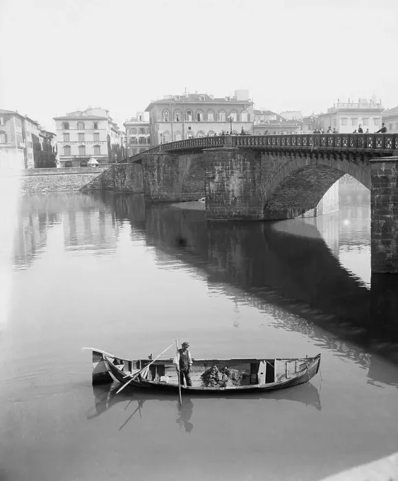 Framed Print : View of Ponte alla Carraja Framed Print : View of Ponte alla Carraja